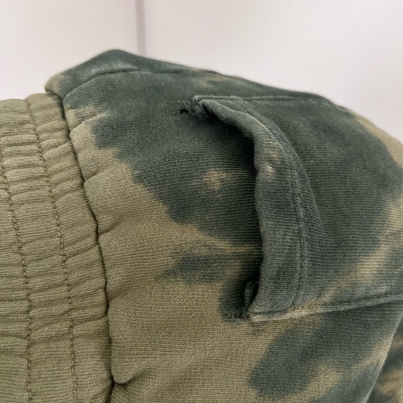 Tiny Whales - Picture 4 of 4